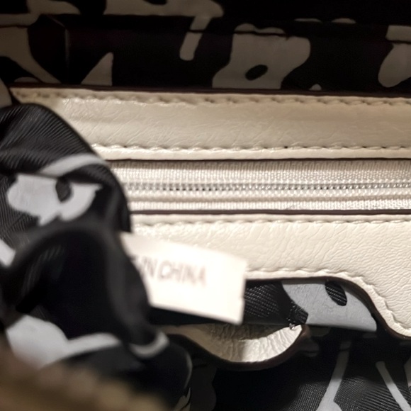 Jenna Kator Handbag/ Crossbody - Picture 14 of 16